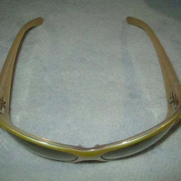 NWOT Calvin Klein Rare Gold Frame Sunglasses ~ CK ๐ - Picture 6 of 16